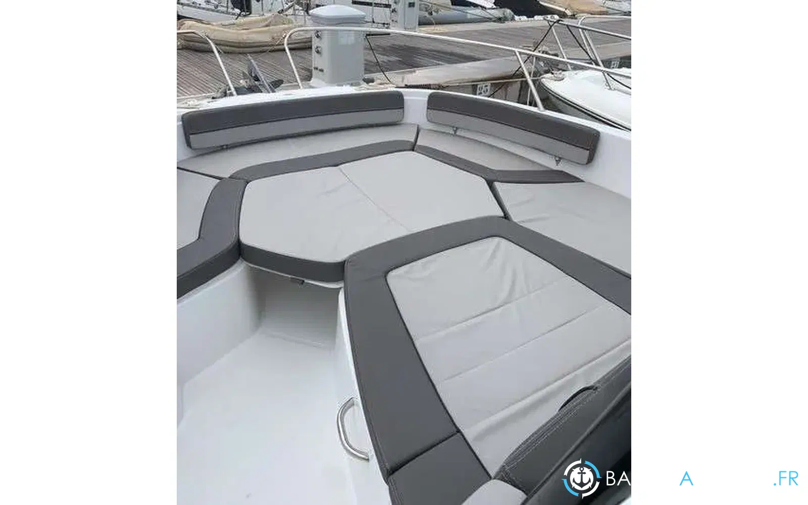 slider 18 Jeanneau Cap Camarat 9.0 CC