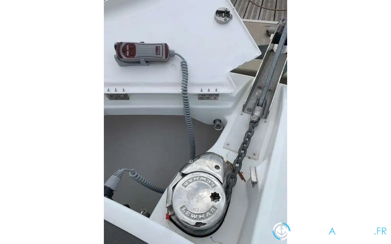 slider 19 Jeanneau Cap Camarat 9.0 CC