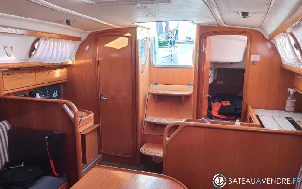 Bavaria 33 Cruiser interieur photo 4