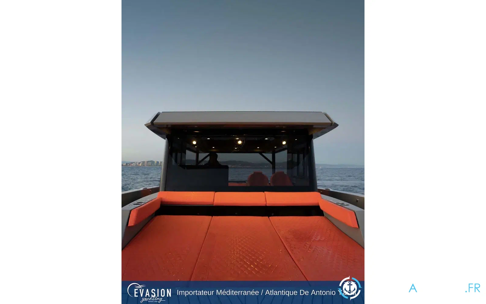 slider 9 De Antonio Yachts D50 Coupe