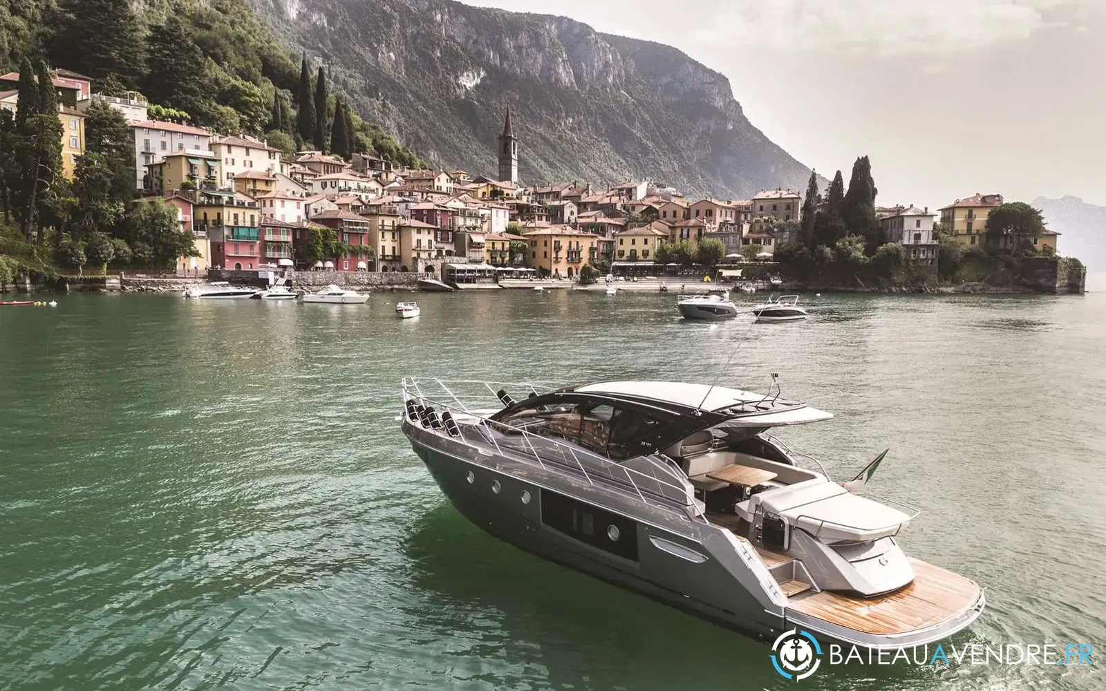 slider 12 Cranchi M 44 Hard Top