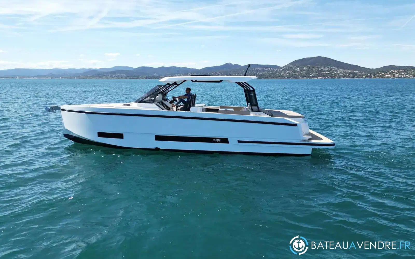slider 10 De Antonio Yachts D36 Hard Top
