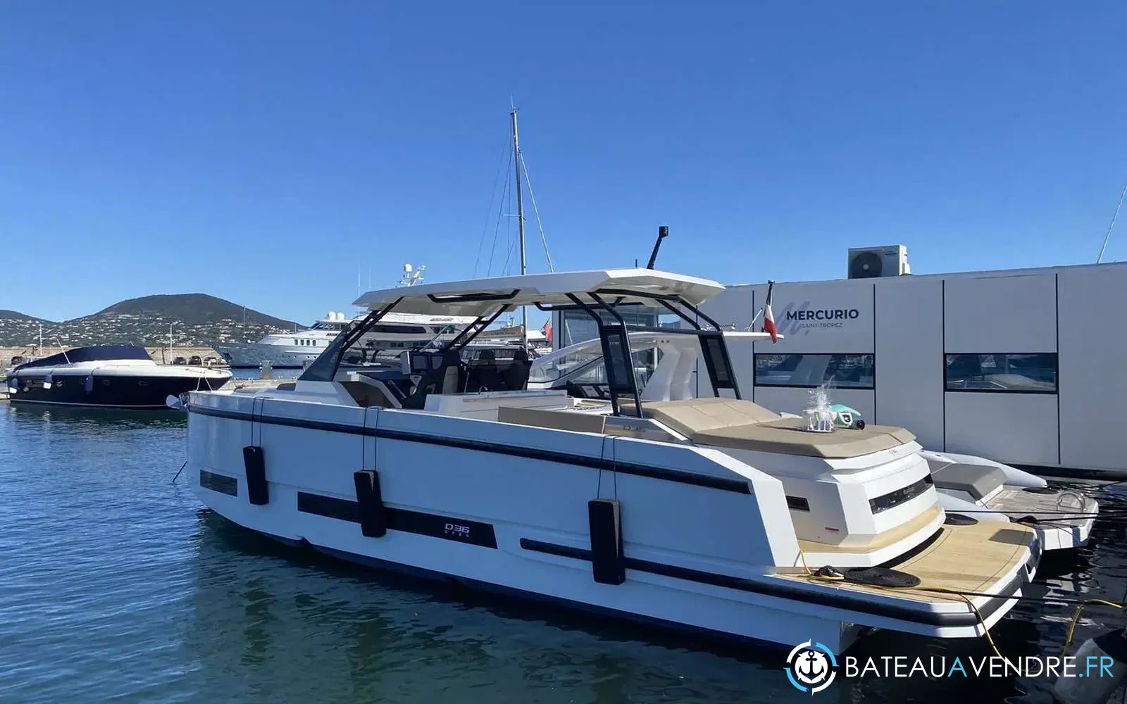 slider 11 De Antonio Yachts D36 Hard Top