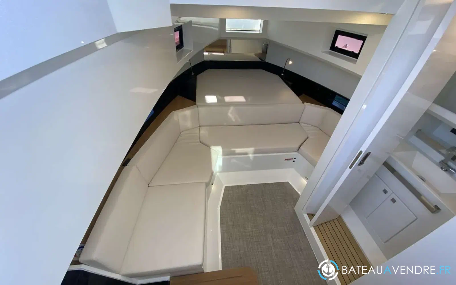 slider 6 De Antonio Yachts D36 Hard Top