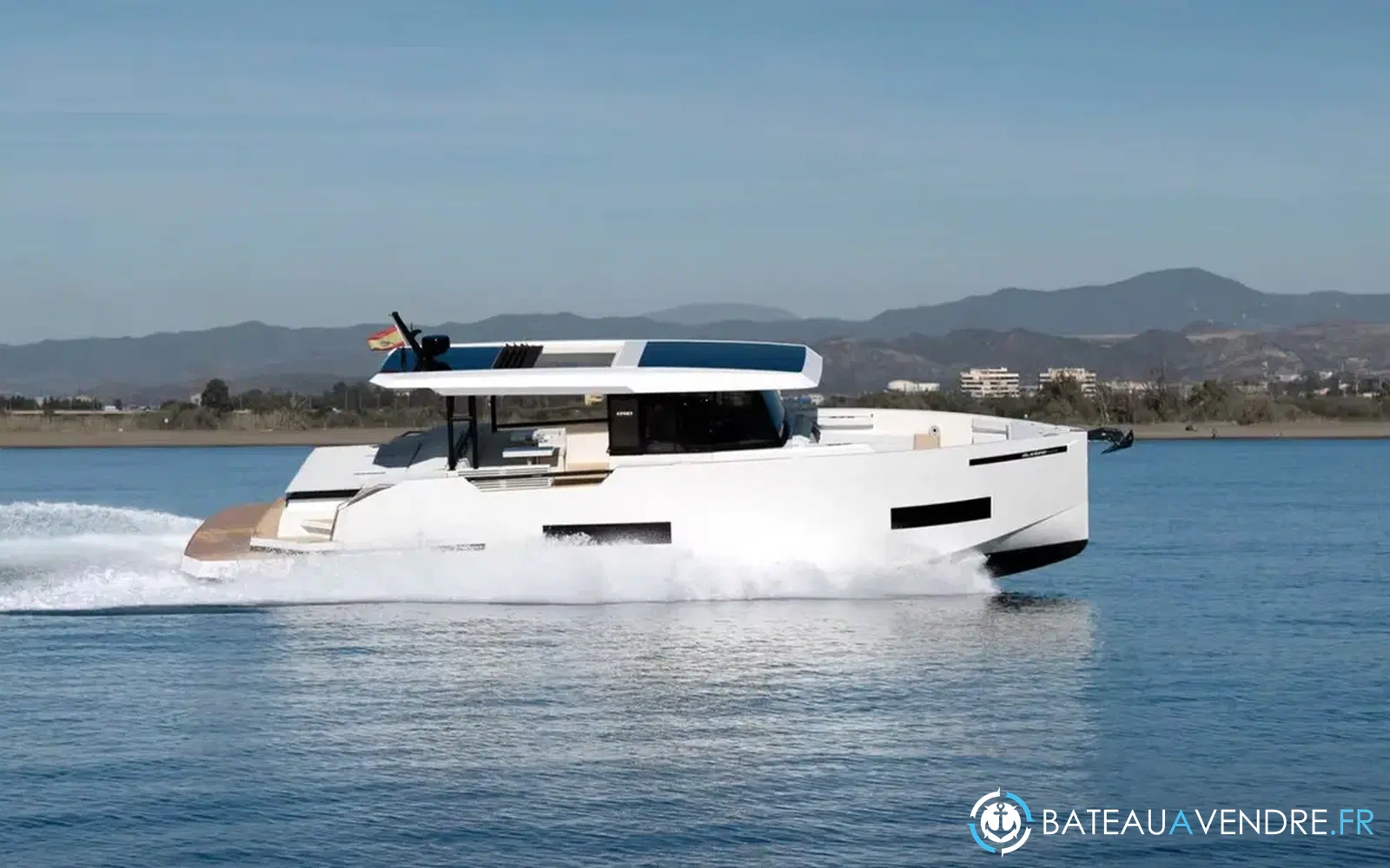 slider 0 De Antonio Yachts D50 Coupe