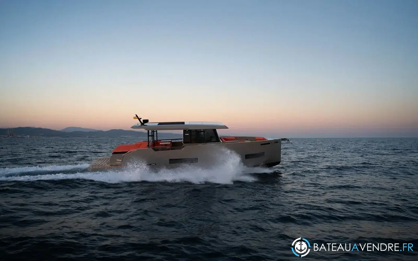 slider 14 De Antonio Yachts D50 Coupe