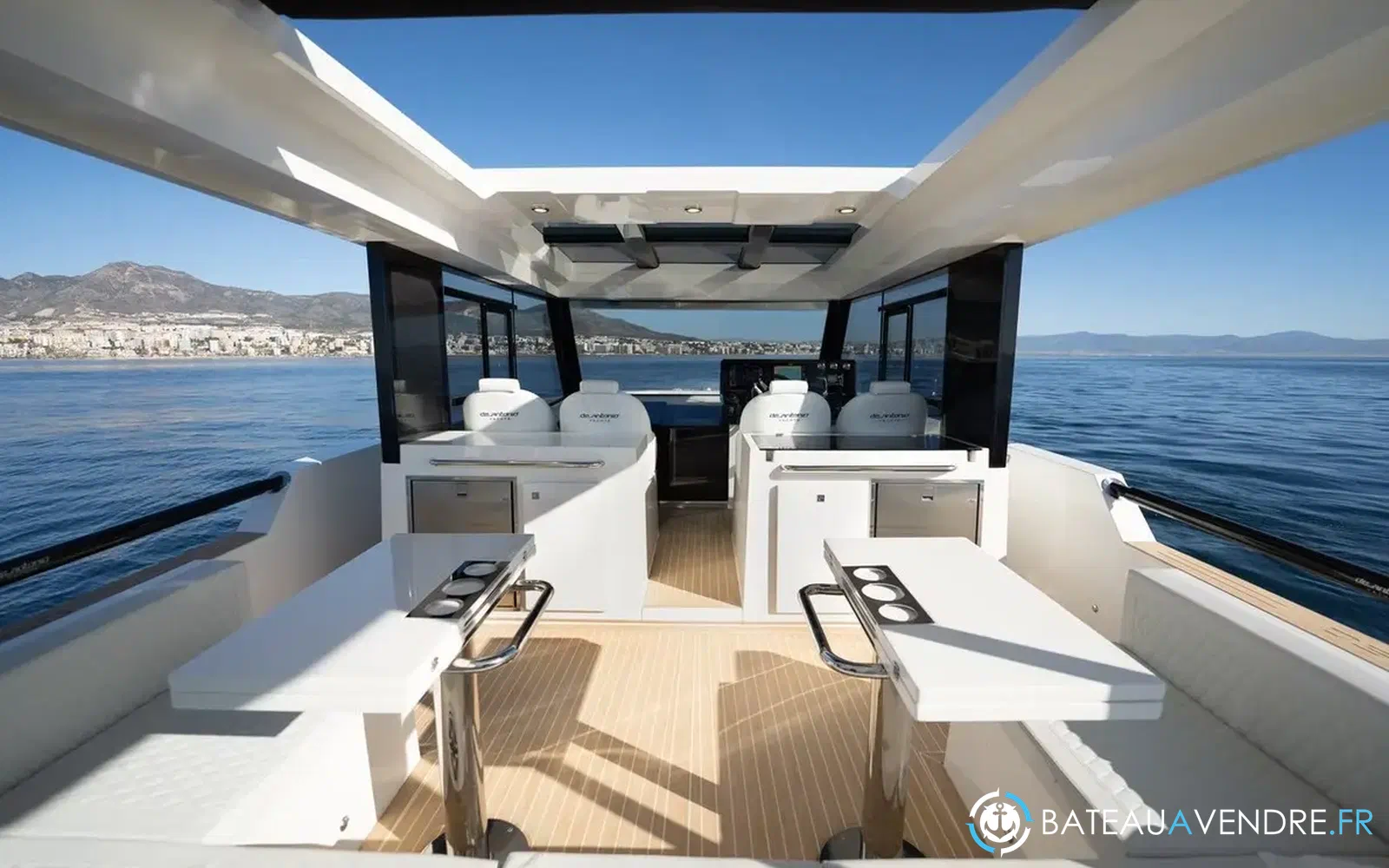 slider 3 De Antonio Yachts D50 Coupe