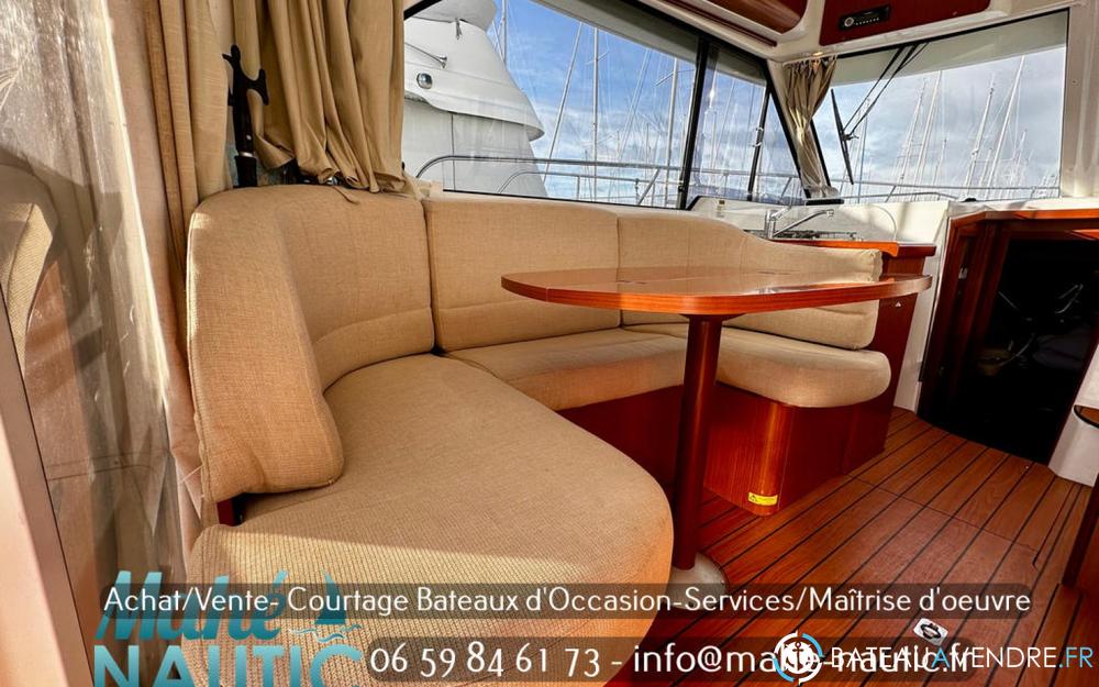 Beneteau Antares 980 interieur photo 3