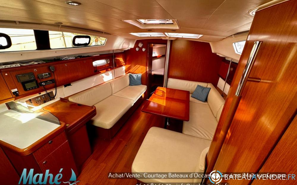 Beneteau Oceanis 40 interieur photo 3