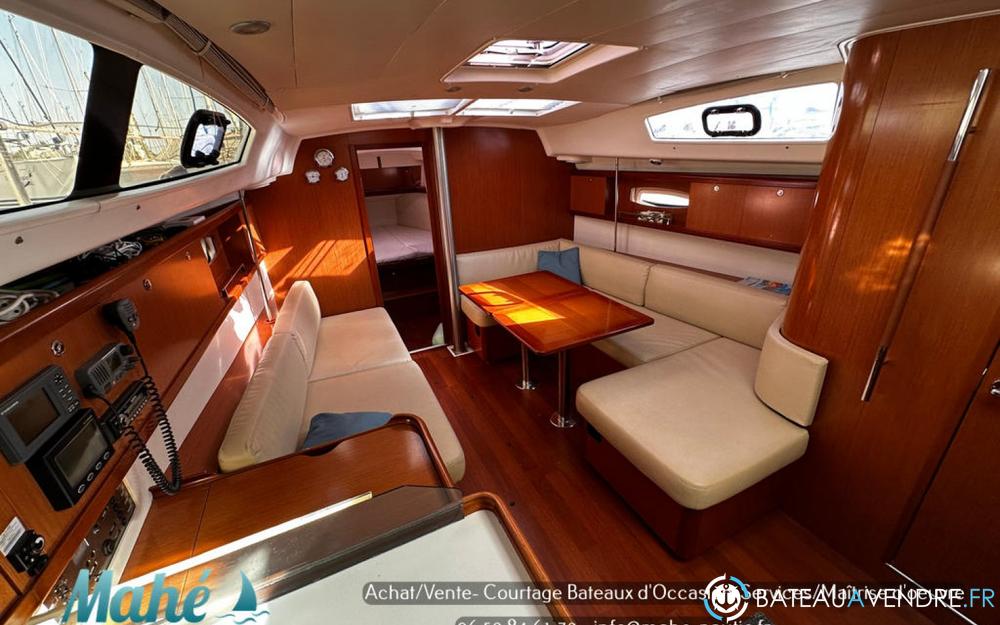 Beneteau Oceanis 40 interieur photo 4