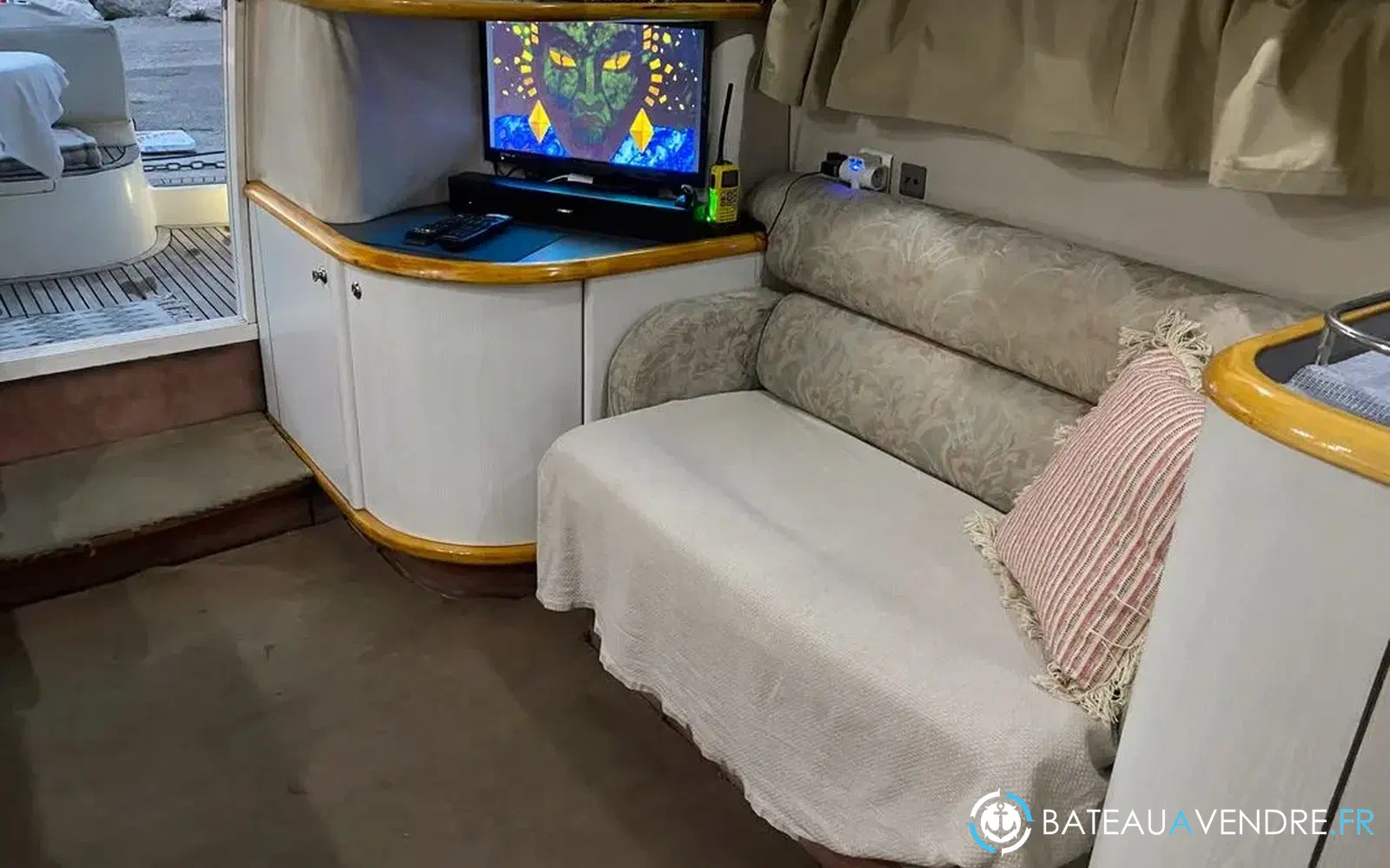 slider 8 Sealine 350 Fly