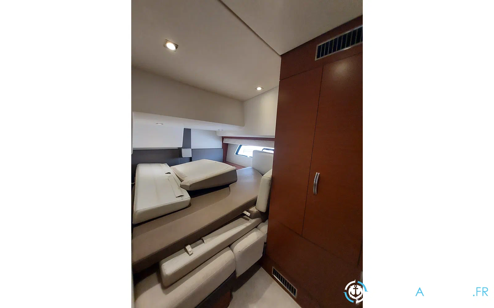 slider 16 Jeanneau Prestige 500 Fly