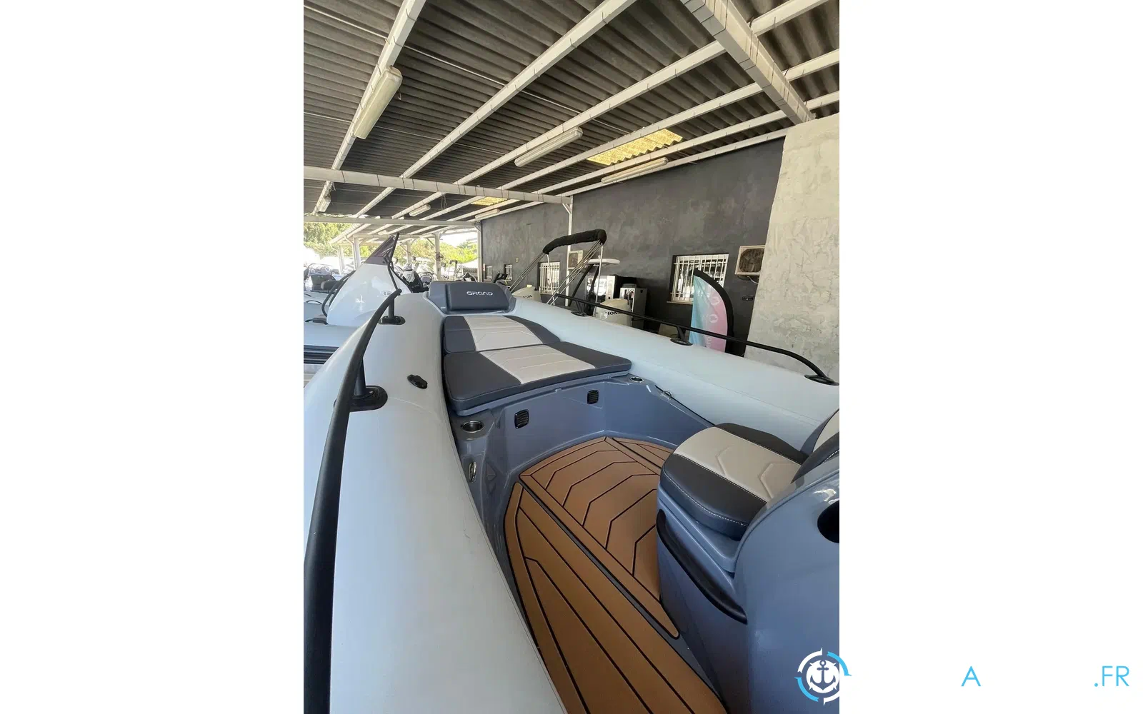 slider 13 Grand Golden Line 680