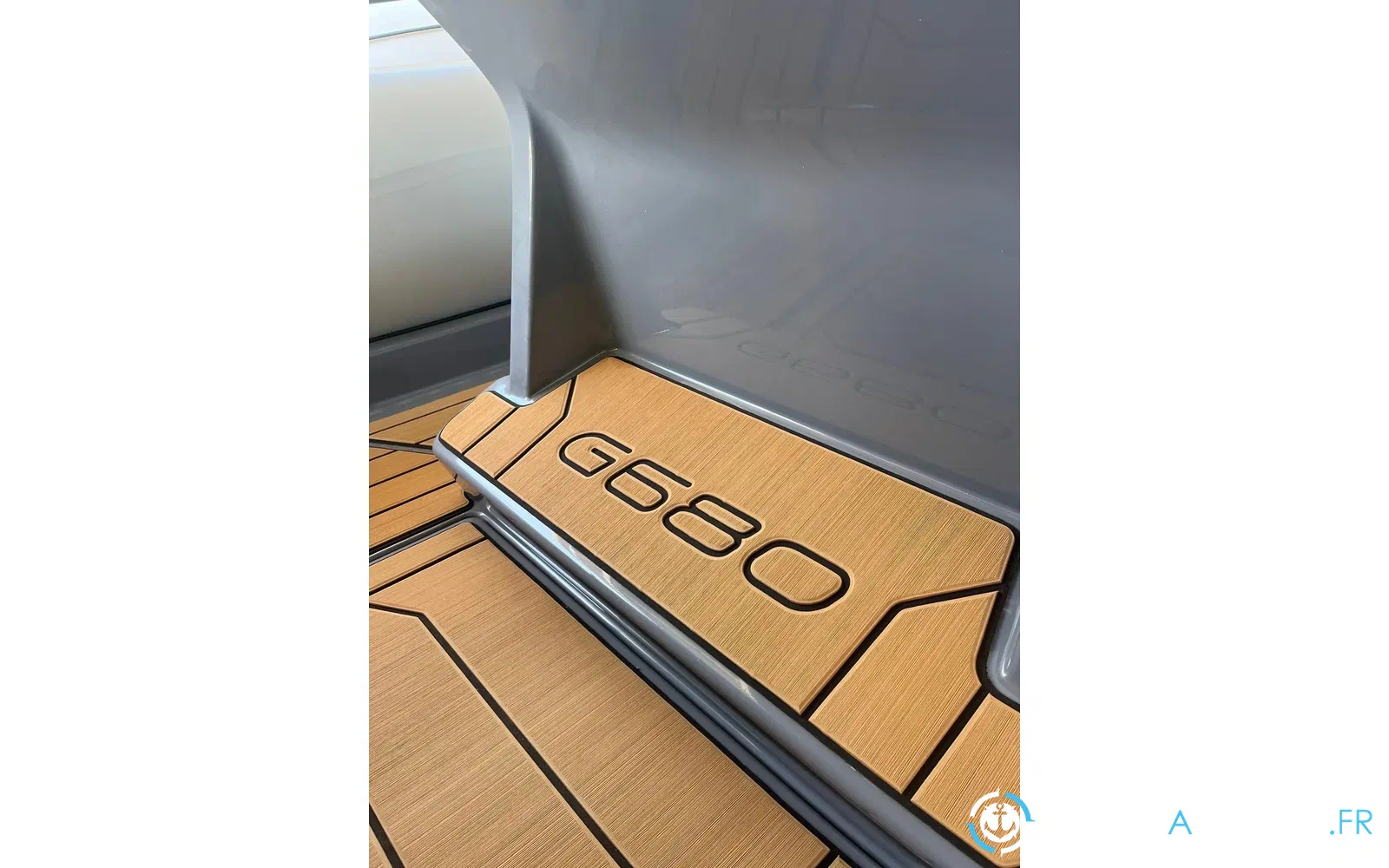 slider 3 Grand Golden Line 680