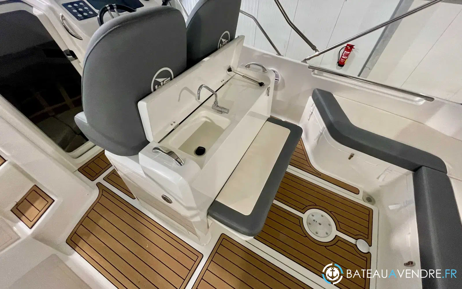 slider 3 White Shark 240 SC