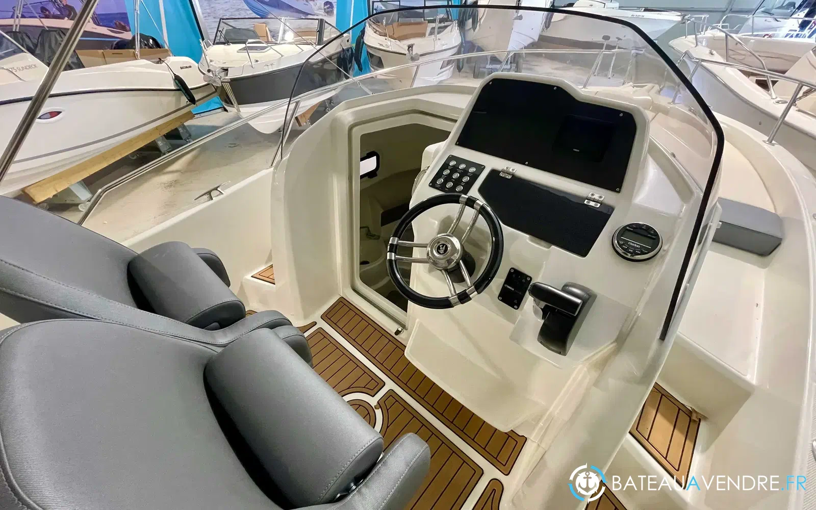 slider 4 White Shark 240 SC