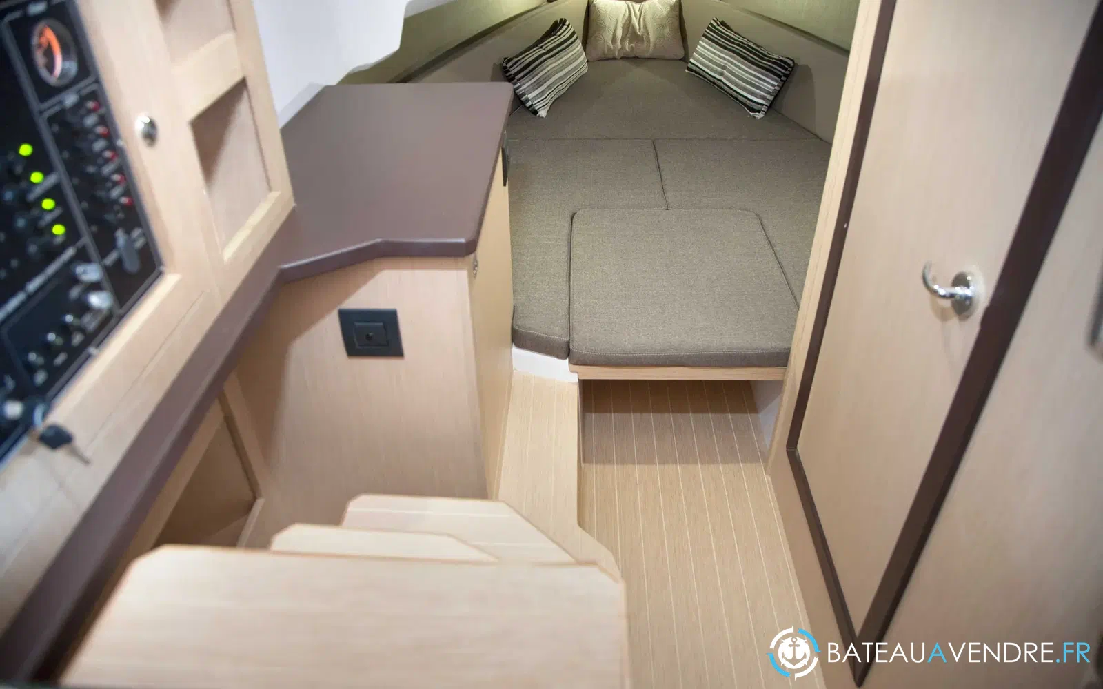 slider 5 Ranieri Cayman 38