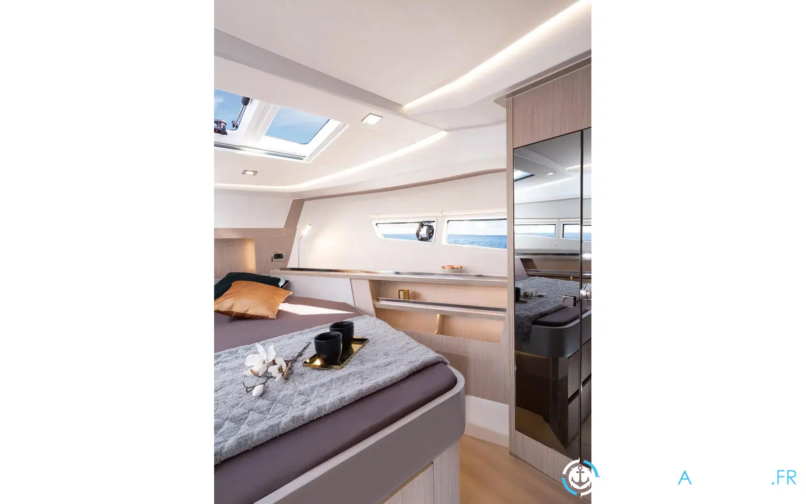 slider 14 Sealine S335