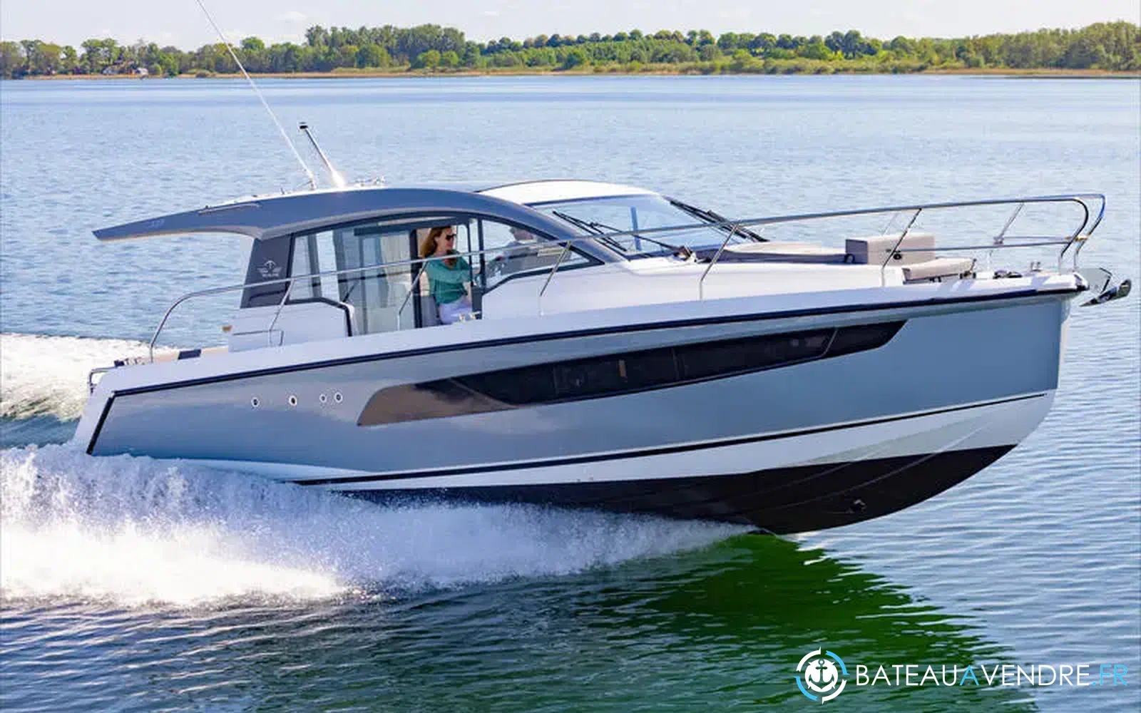 slider 1 Sealine C335