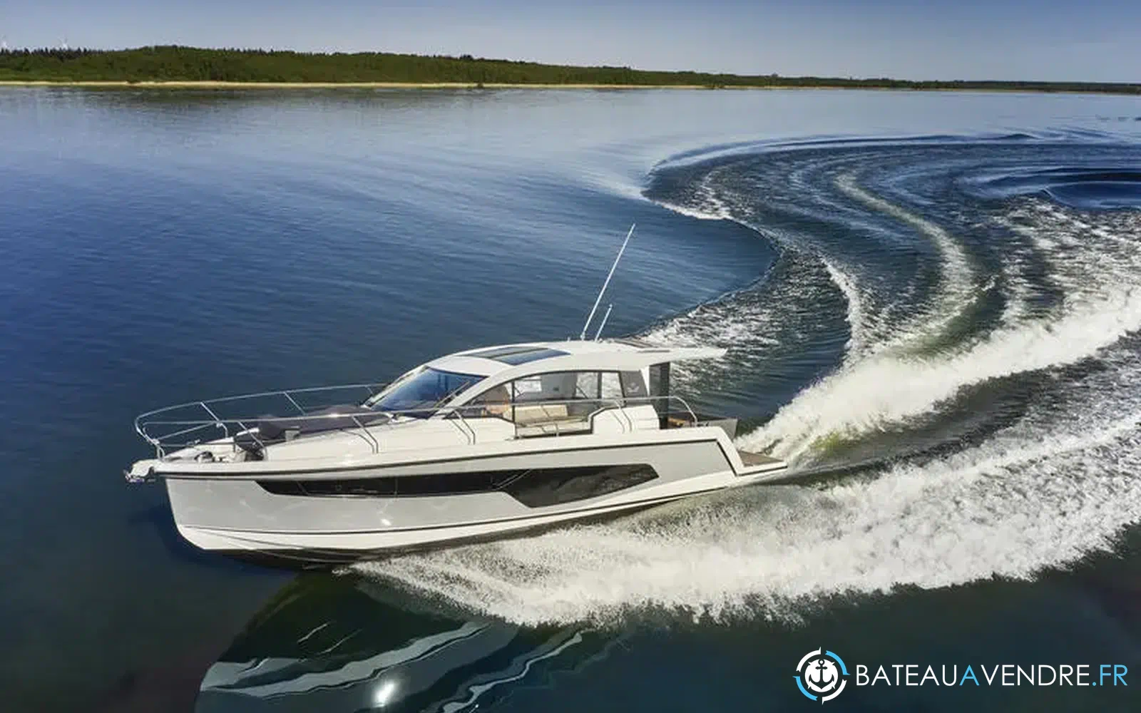 slider 4 Sealine C335