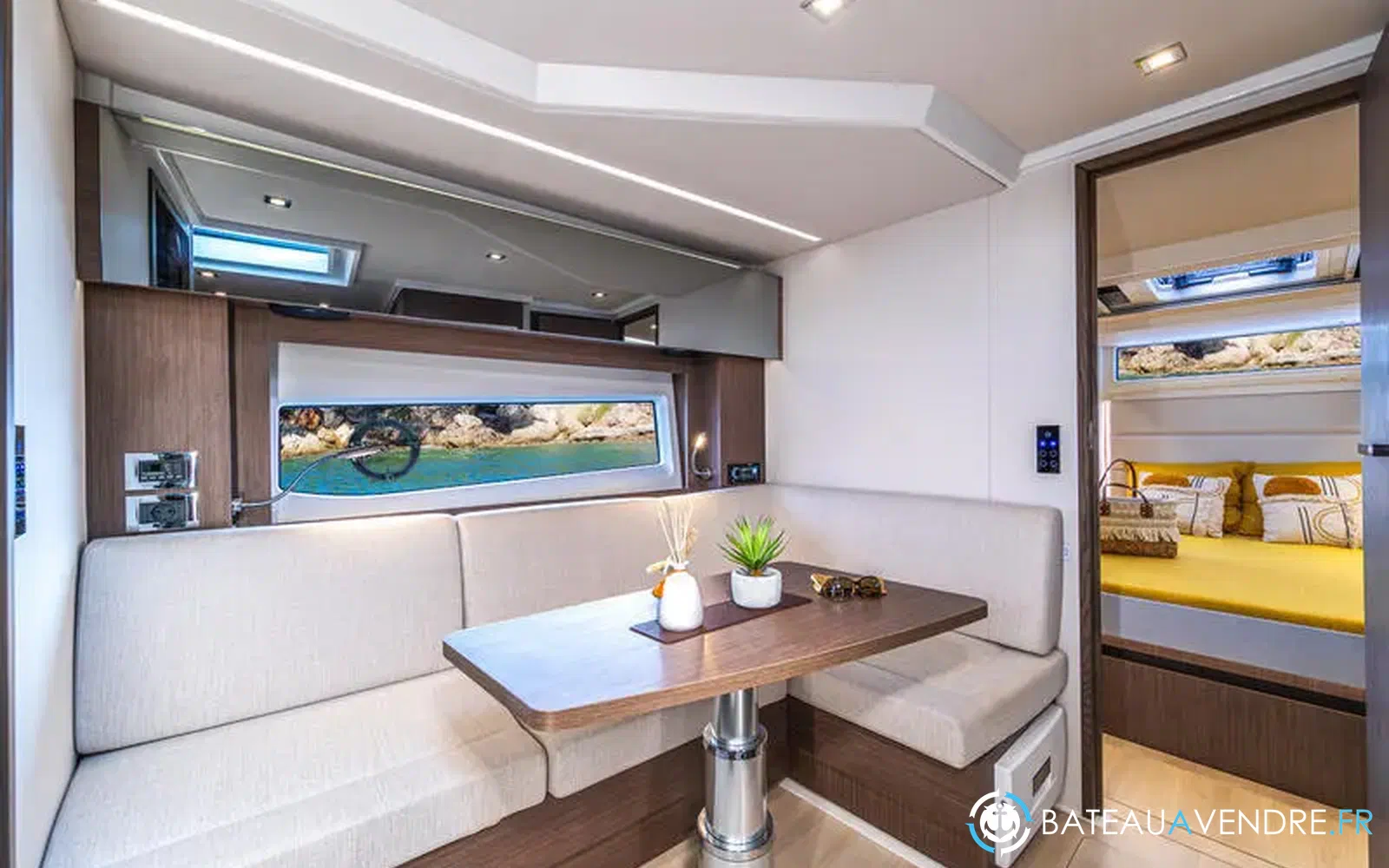slider 7 Sealine S 390