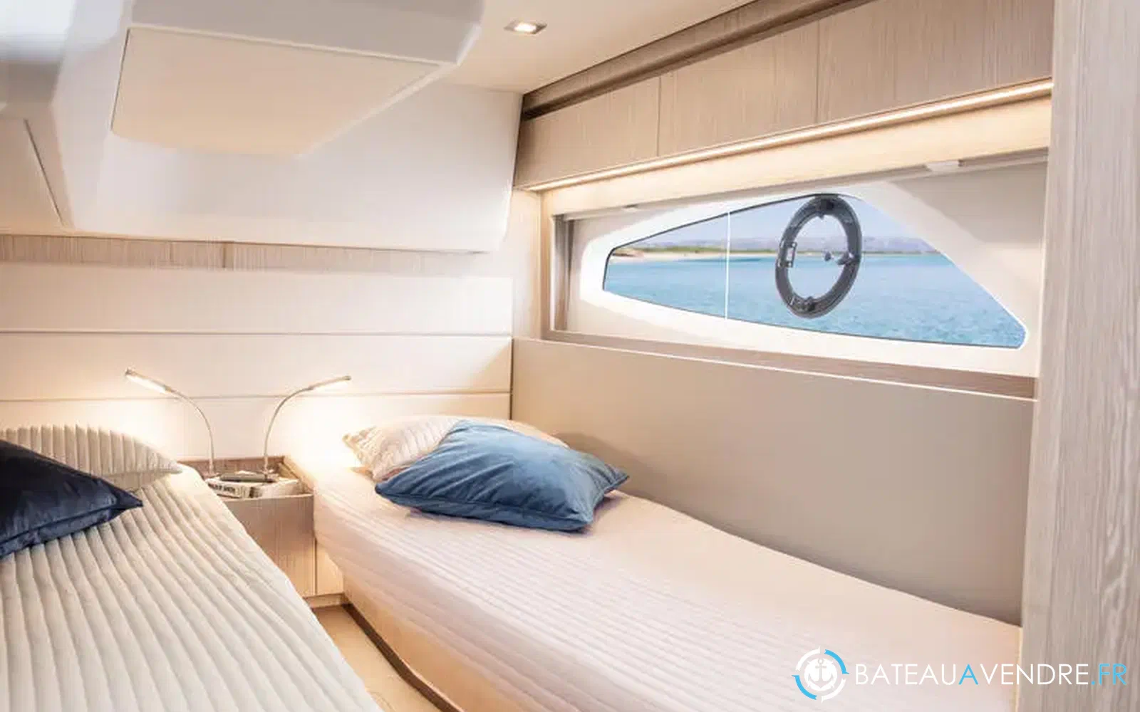 slider 14 Sealine C390