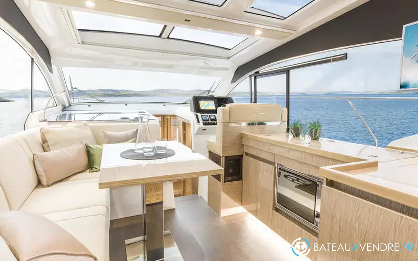 slider 15 Sealine C390