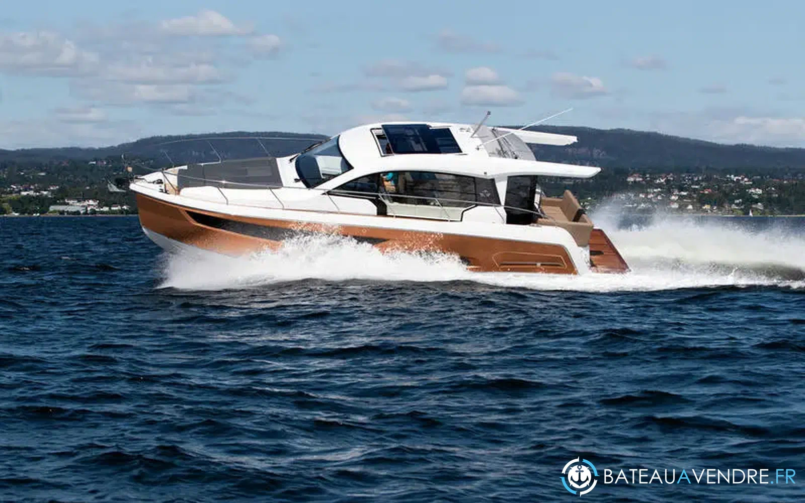 slider 1 Sealine C390