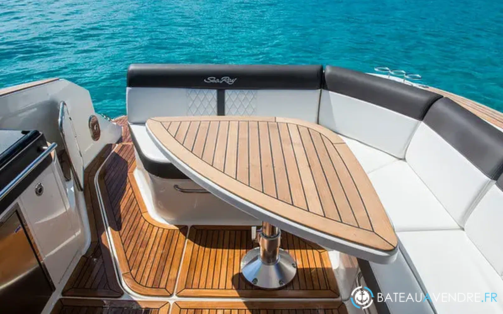 slider 1 Sea Ray Sundancer 320