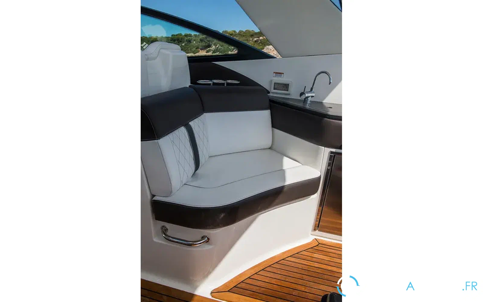 slider 3 Sea Ray Sundancer 320