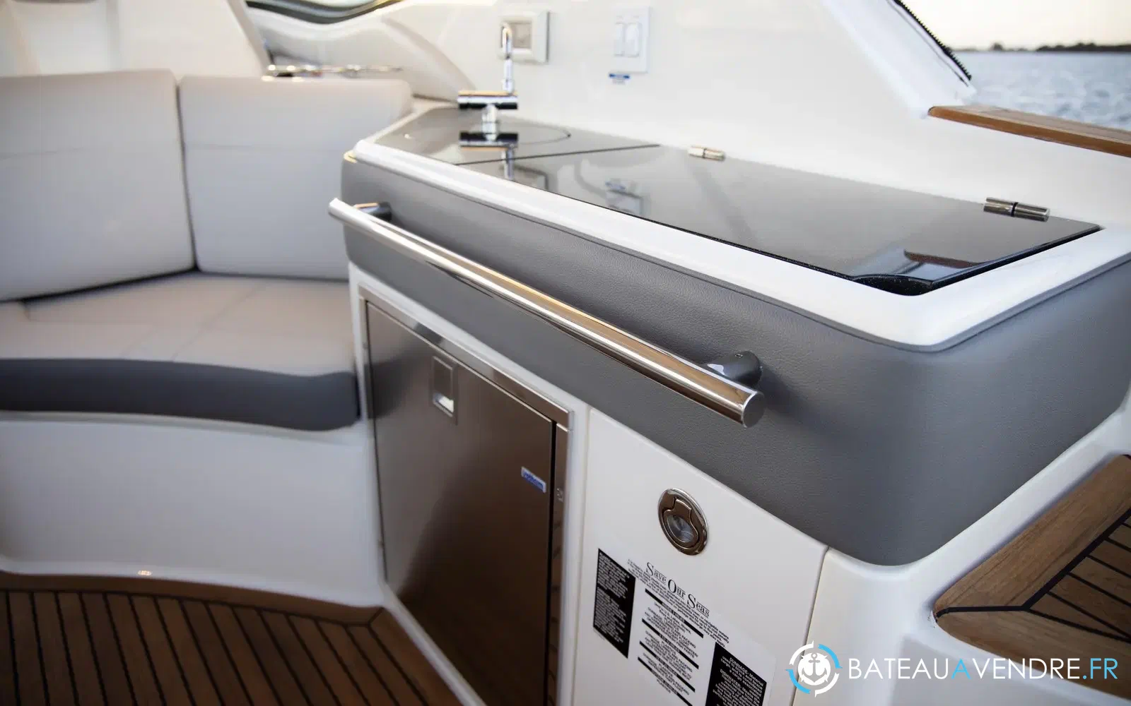 slider 4 Sea Ray 320 Sundancer OB