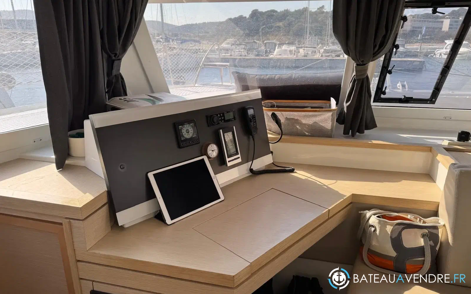 slider 12 Fountaine Pajot Lucia 40