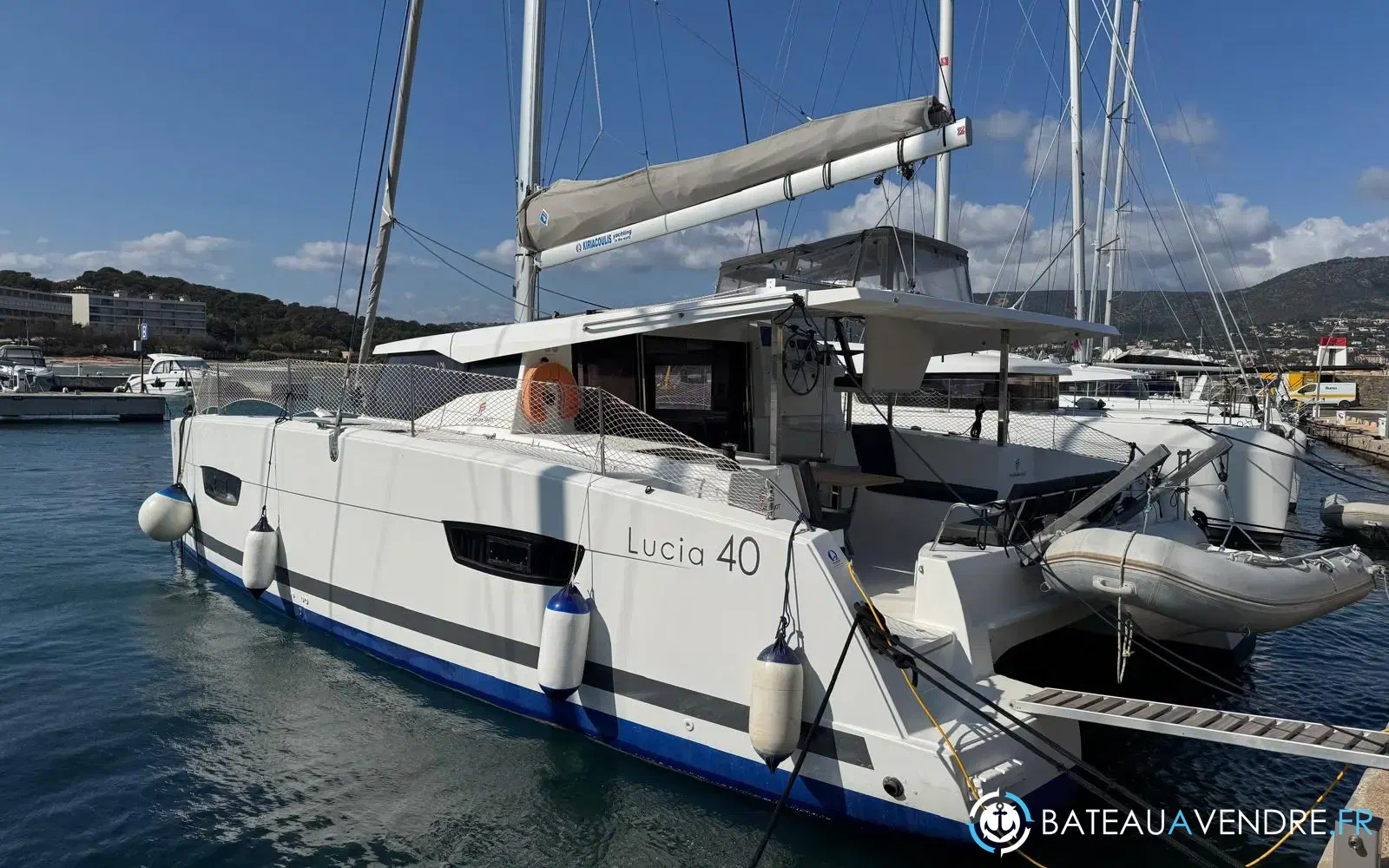 slider 1 Fountaine Pajot Lucia 40