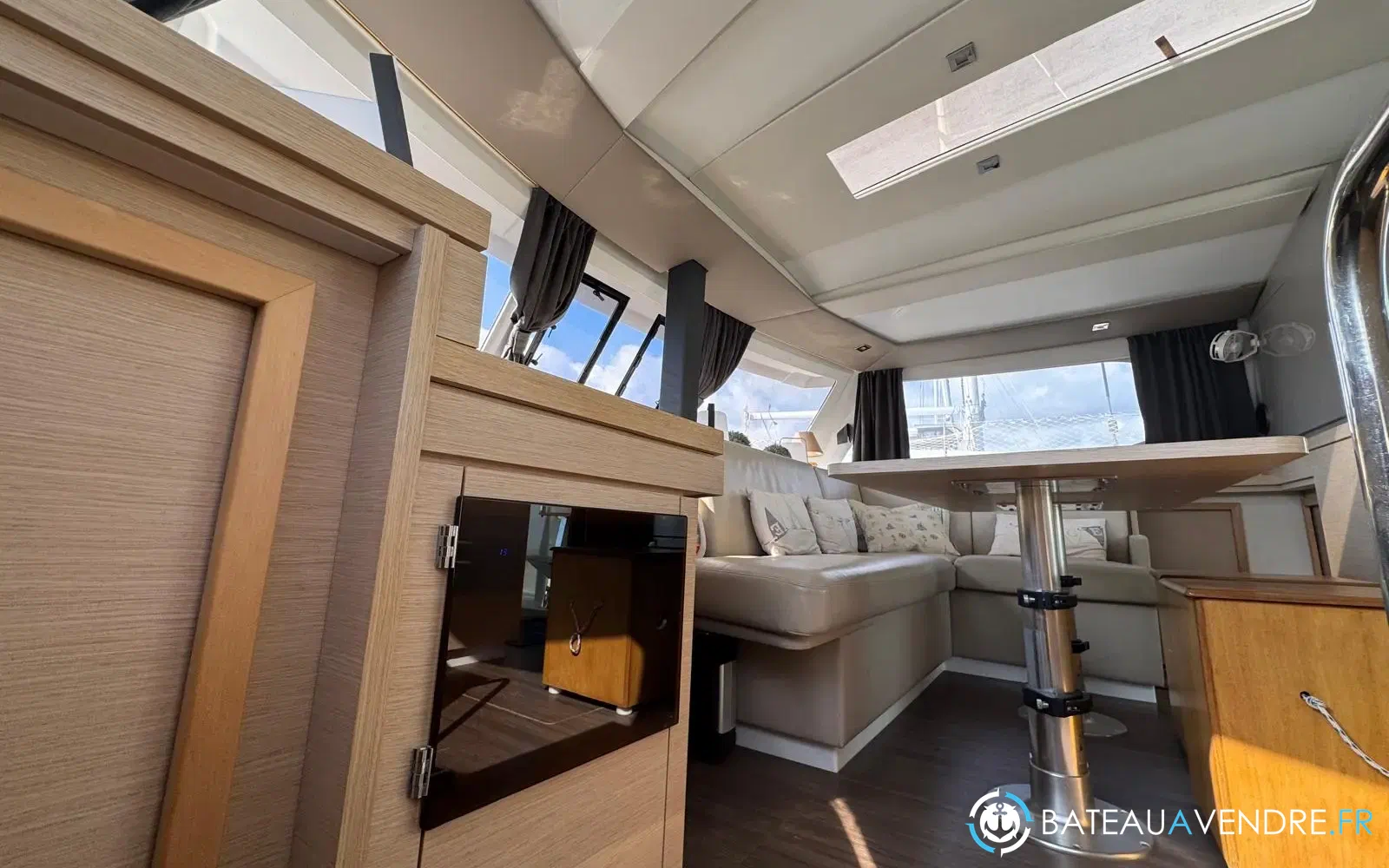 slider 19 Fountaine Pajot Lucia 40