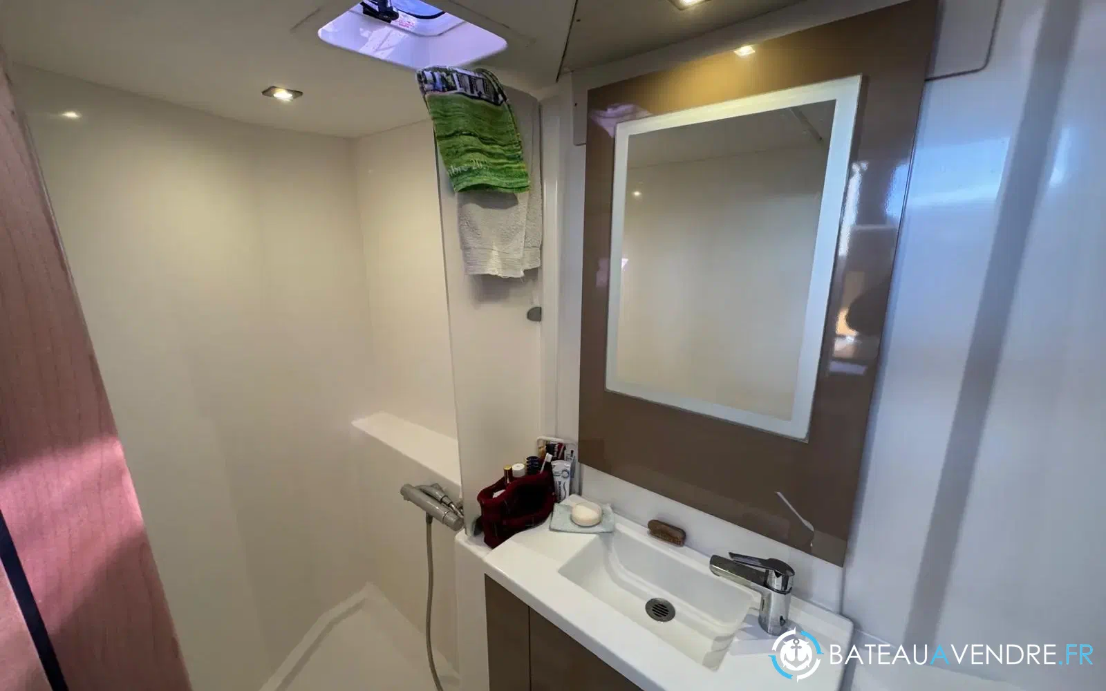slider 23 Fountaine Pajot Lucia 40