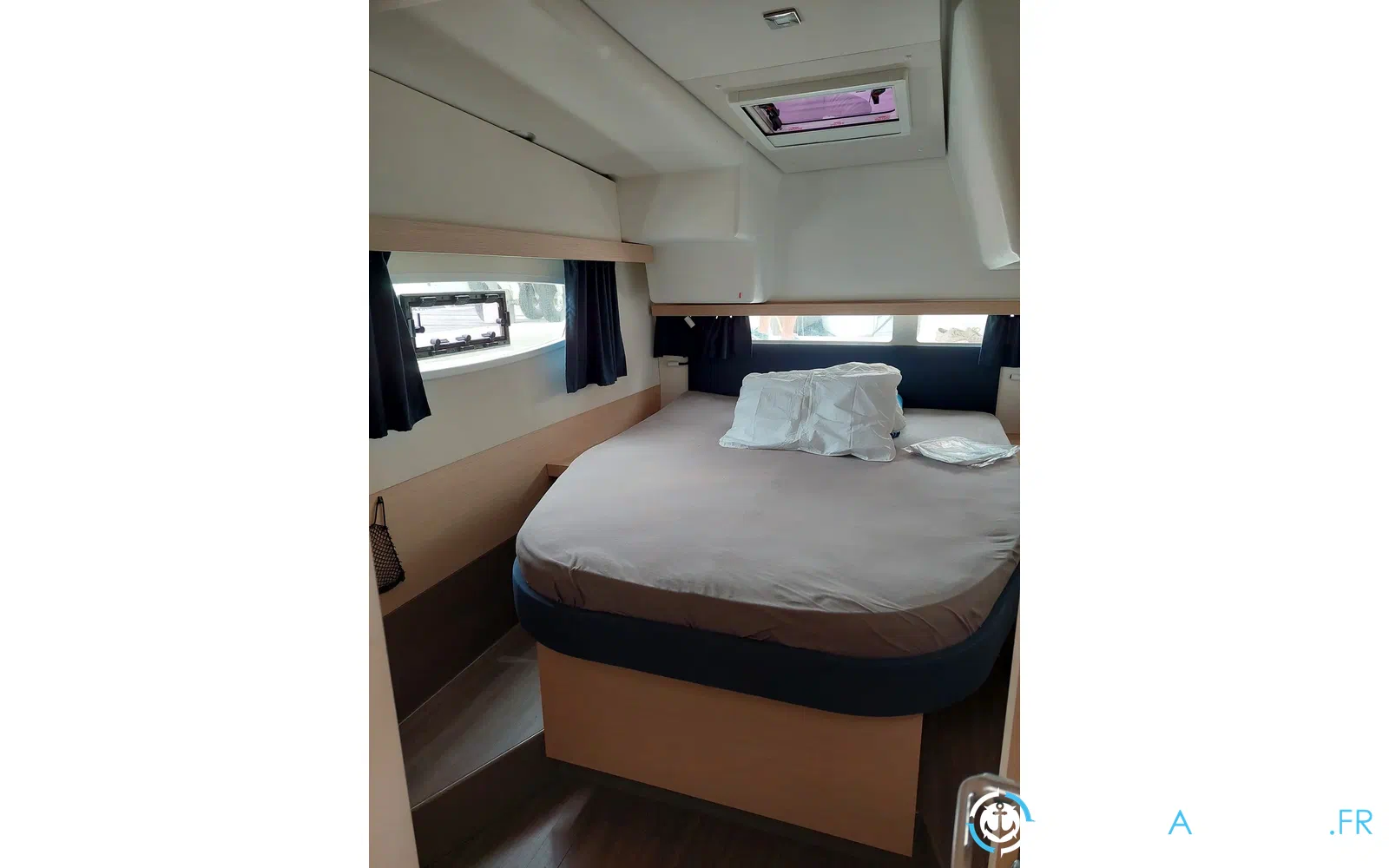 slider 24 Fountaine Pajot Lucia 40
