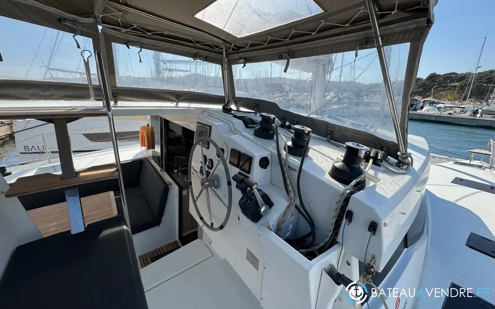 slider 25 Fountaine Pajot Lucia 40