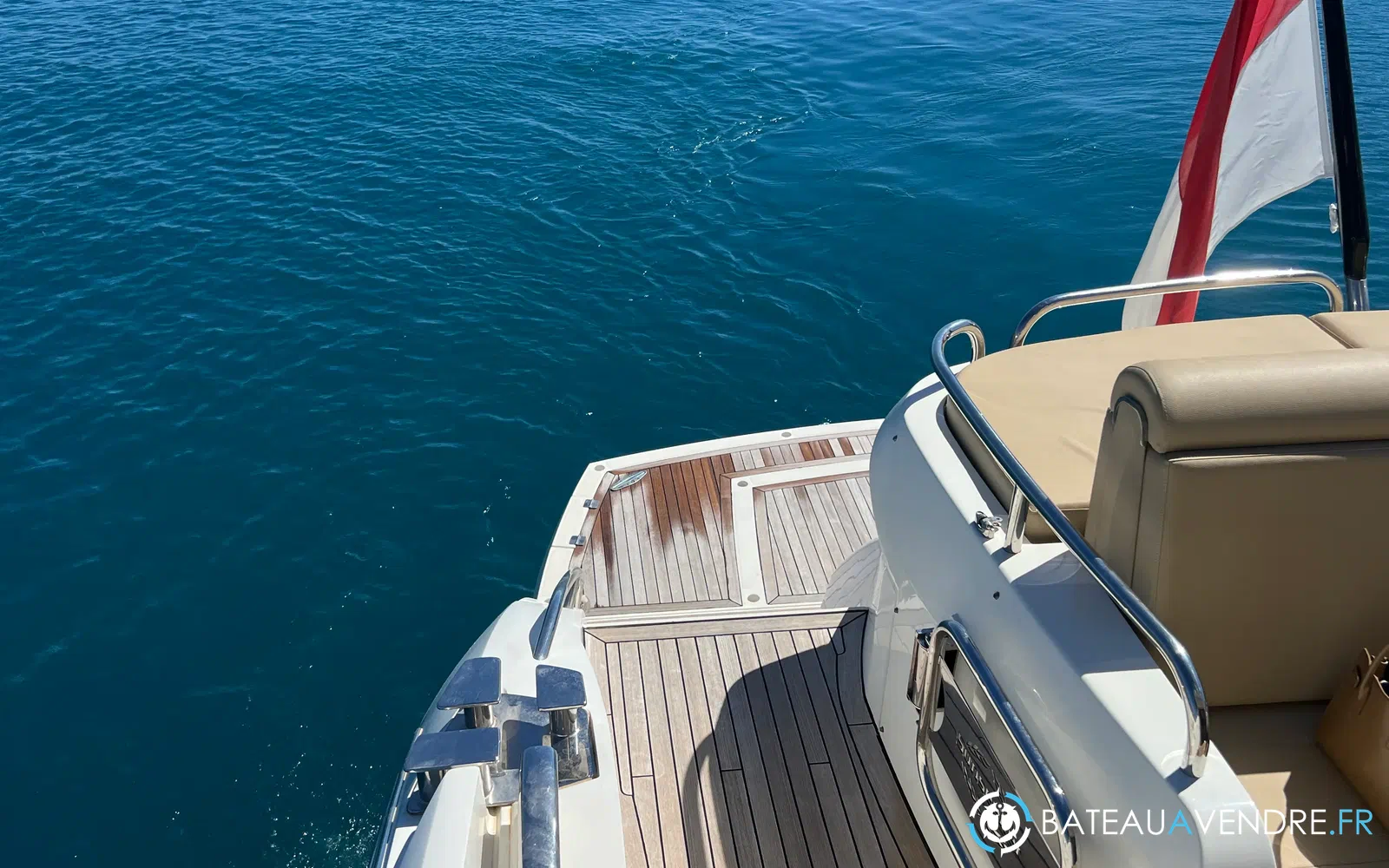 slider 10 Sunseeker Predator 60
