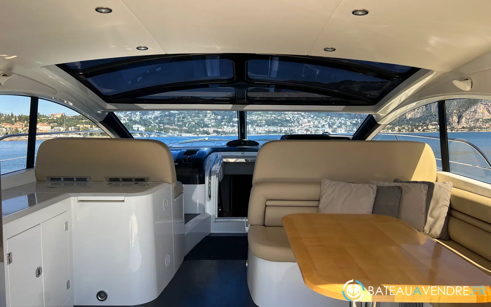 slider 15 Sunseeker Predator 60