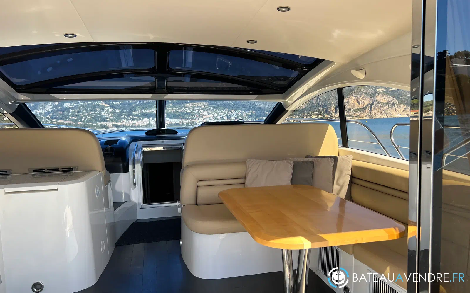 slider 16 Sunseeker Predator 60