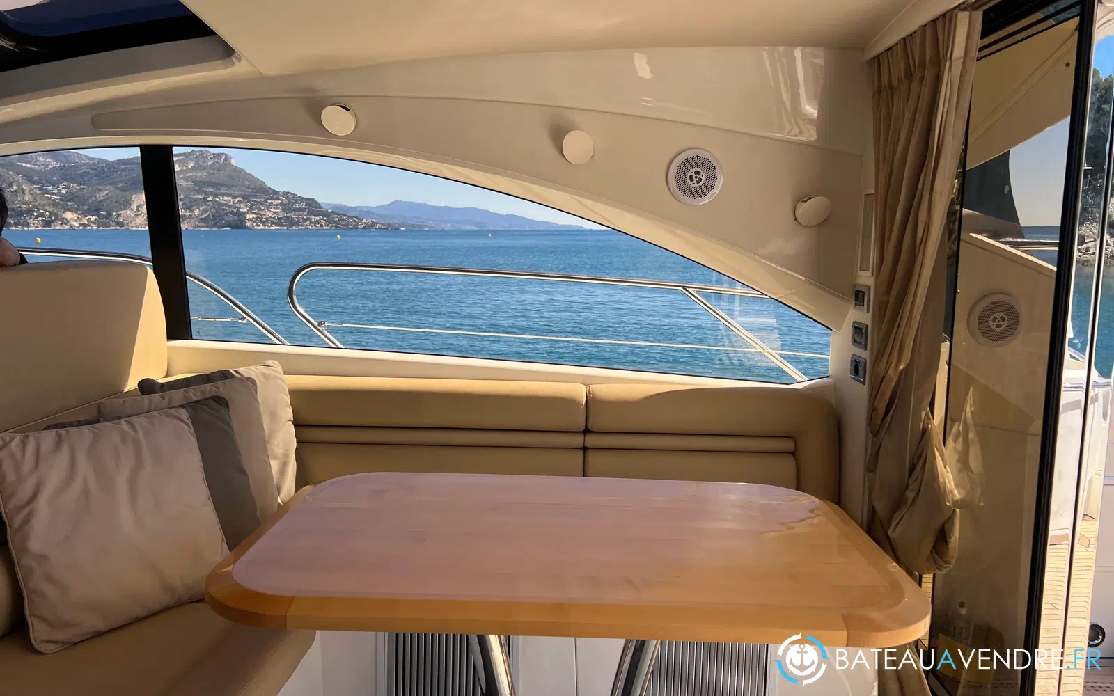 slider 17 Sunseeker Predator 60
