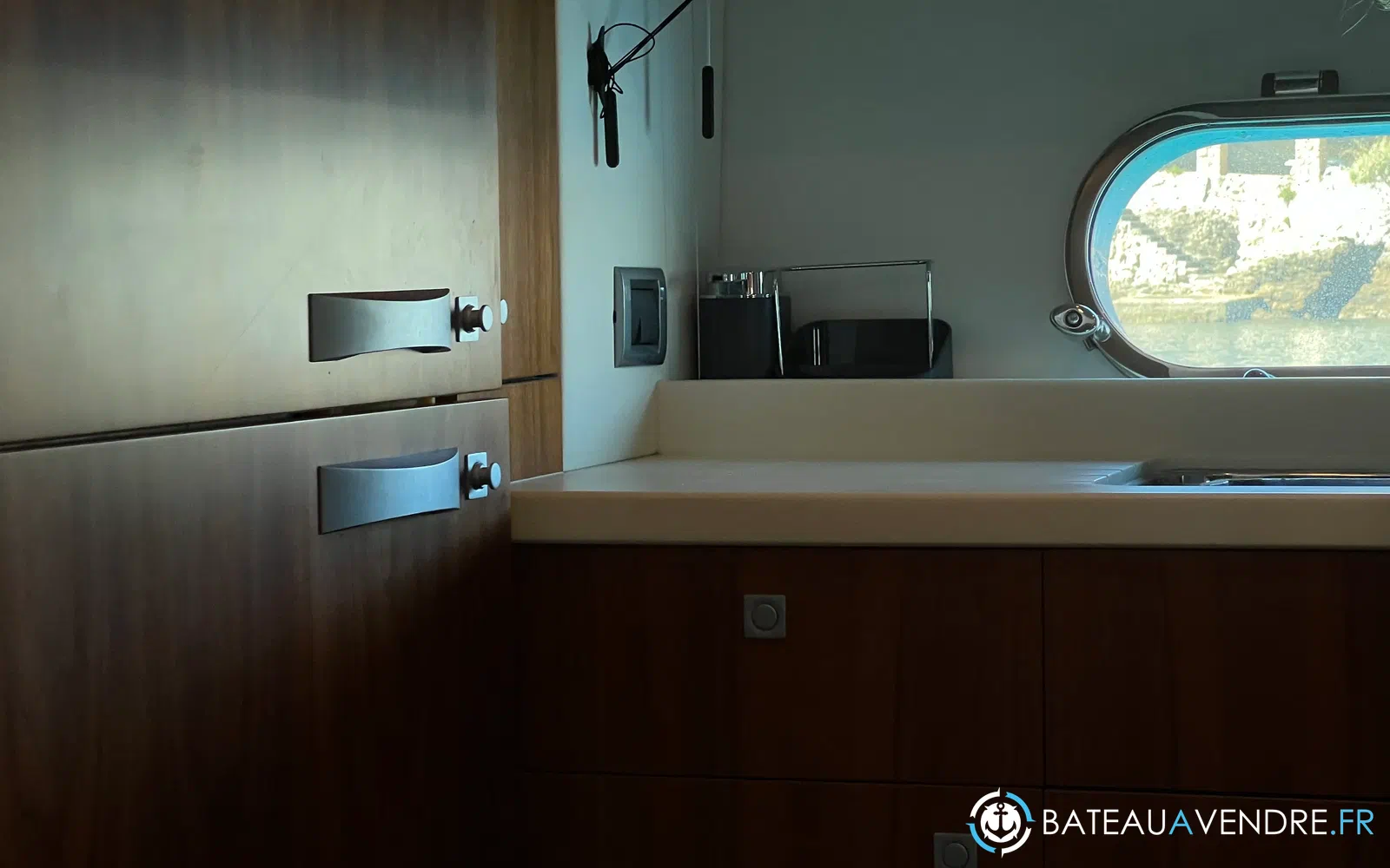slider 25 Sunseeker Predator 60