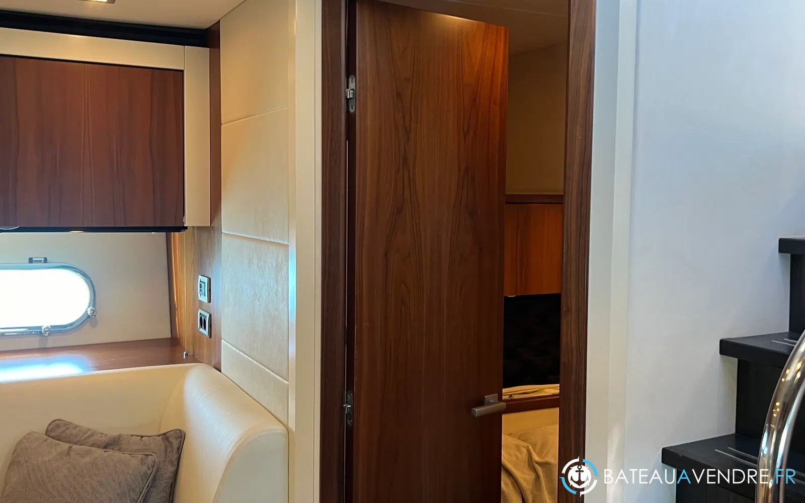 slider 26 Sunseeker Predator 60