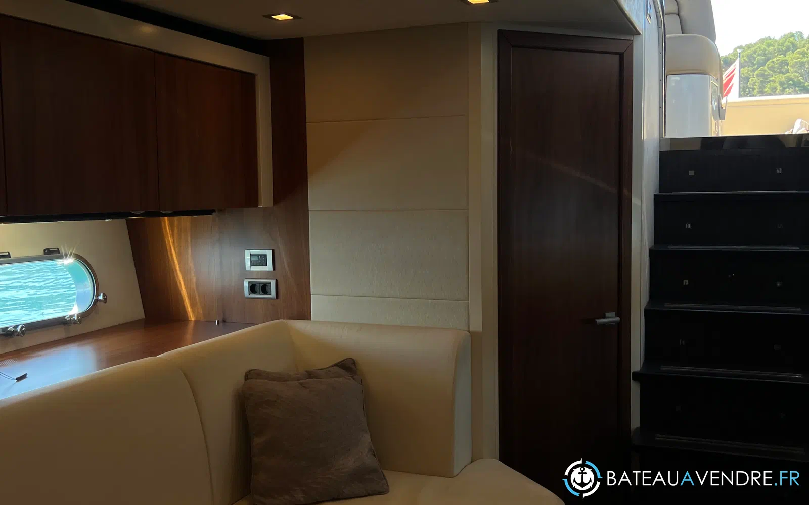 slider 27 Sunseeker Predator 60