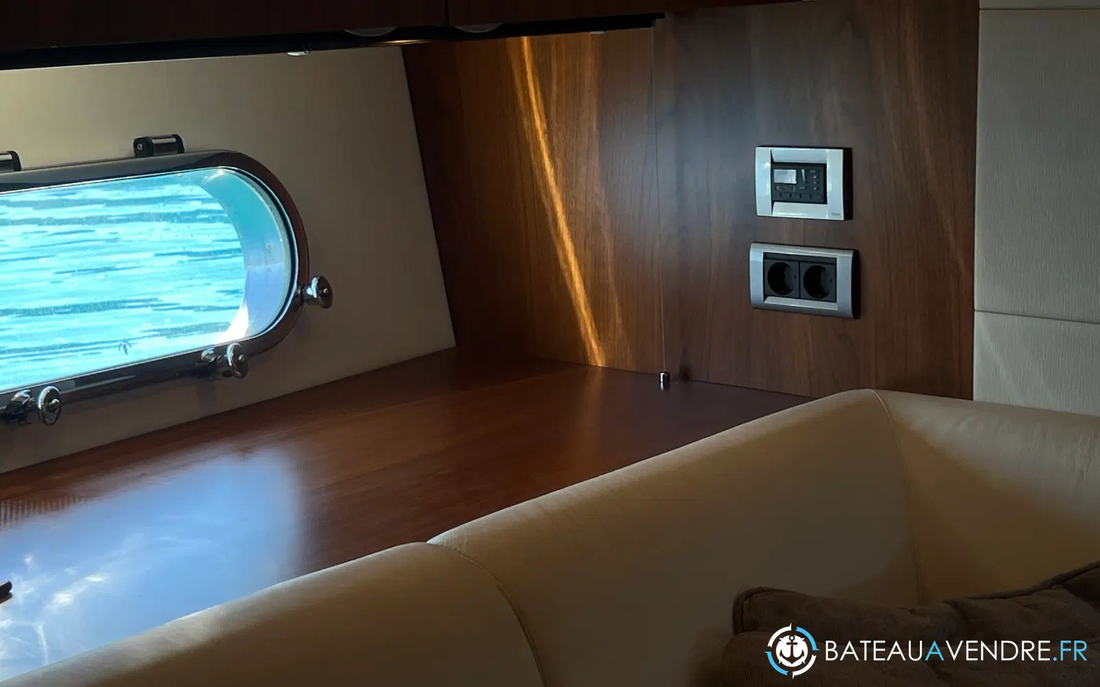 slider 28 Sunseeker Predator 60
