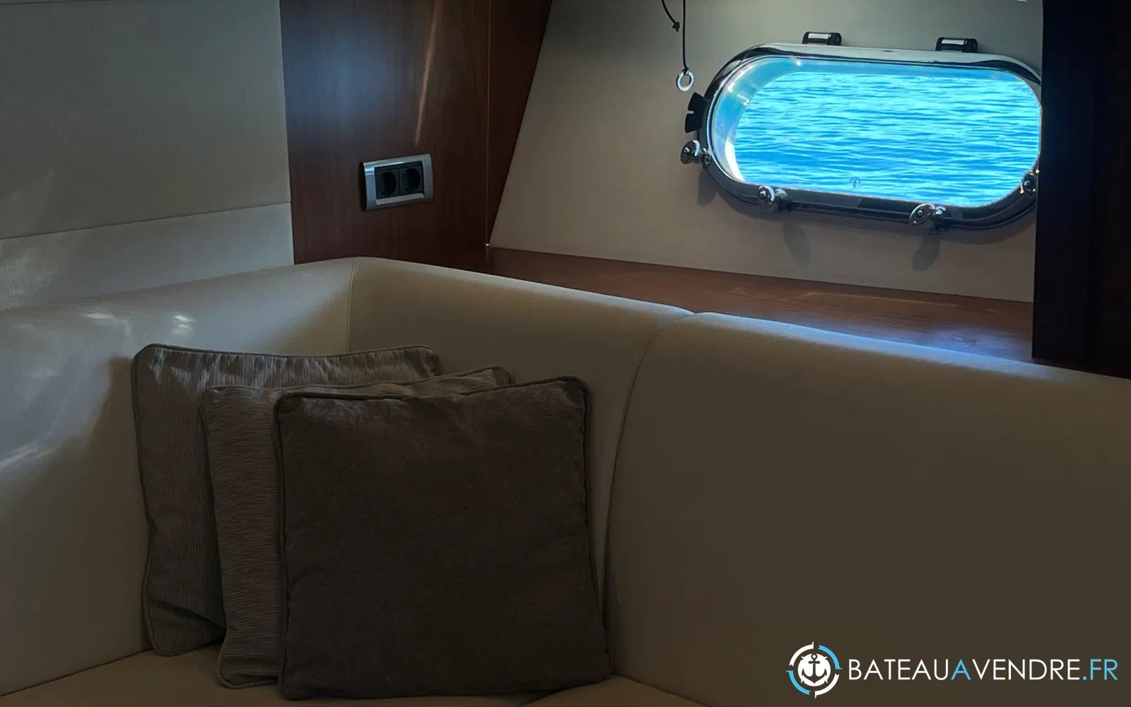 slider 29 Sunseeker Predator 60