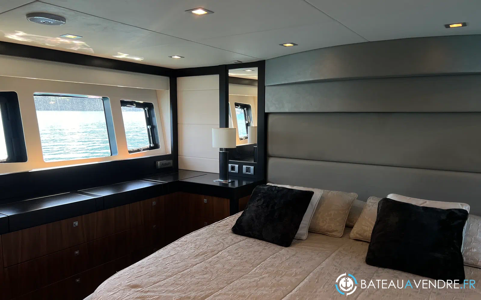 slider 30 Sunseeker Predator 60