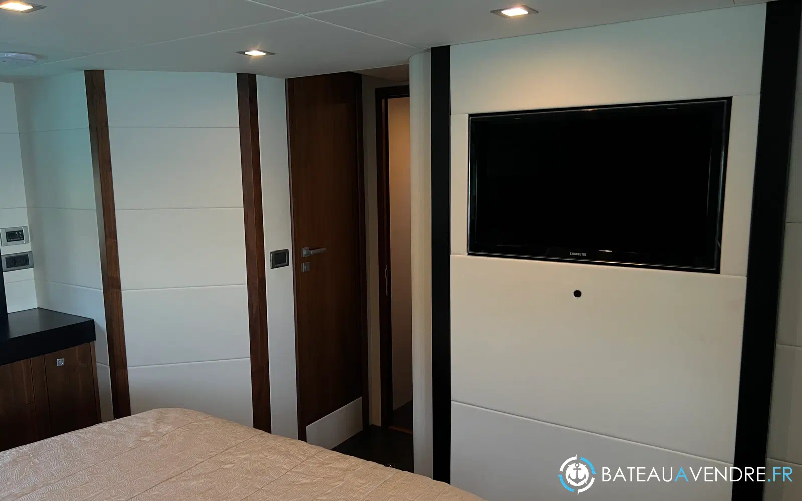 slider 34 Sunseeker Predator 60