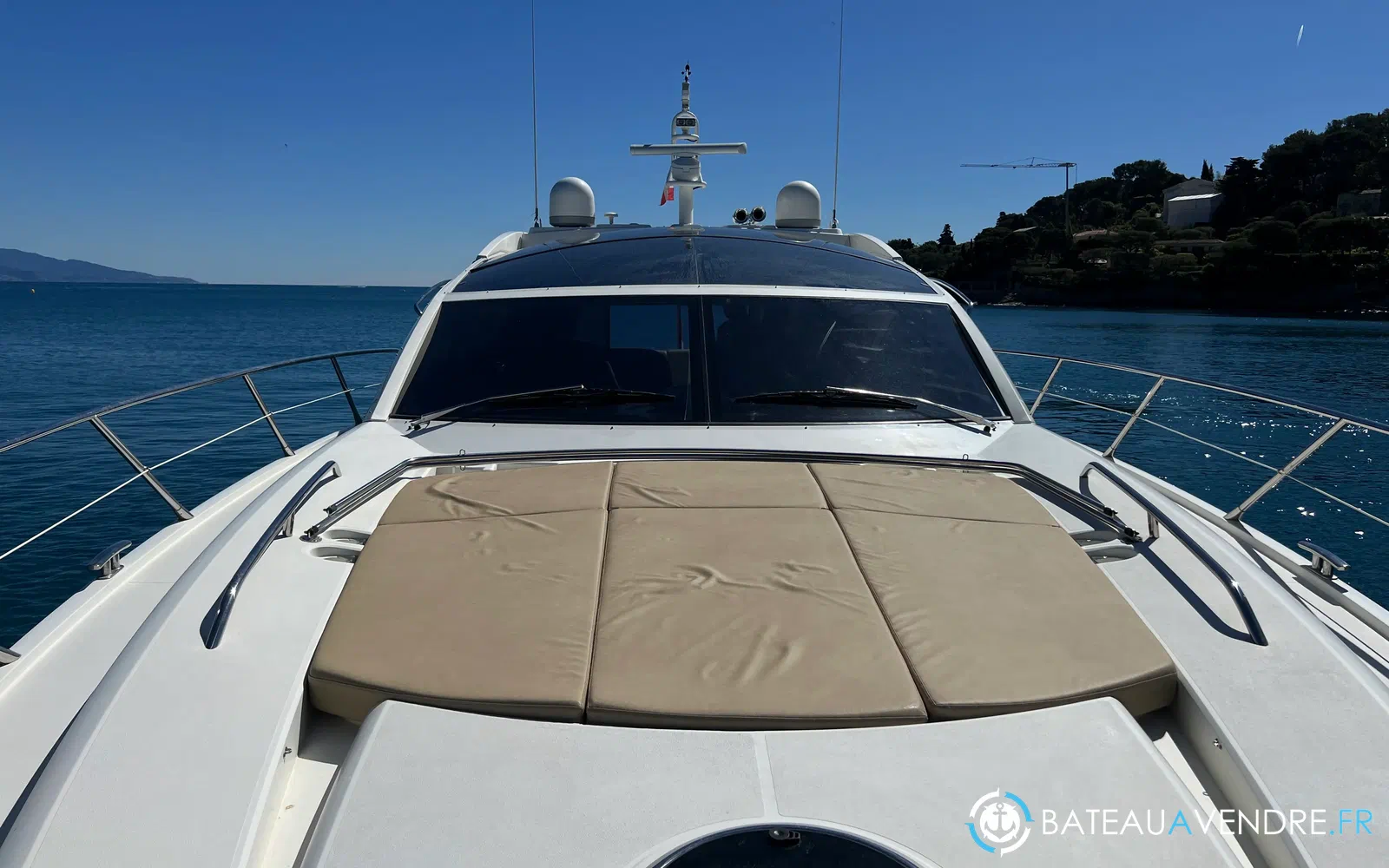 slider 8 Sunseeker Predator 60