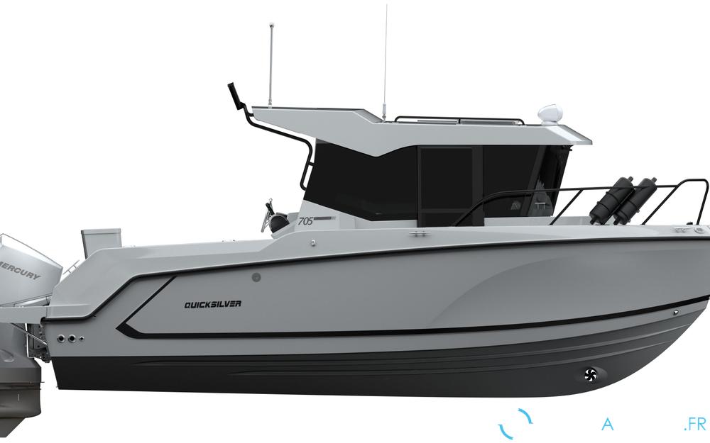 Quicksilver Activ 705 Pilothouse photo 4